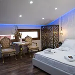 Апартаменти Edward Luxury