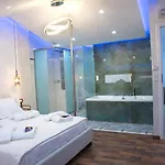 Апартаменти Edward Luxury *
