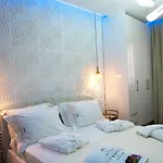 Апартаменти Edward Luxury *