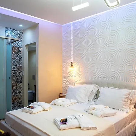 Edward Luxury * La Canea