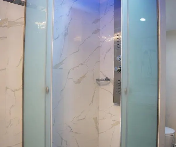 Edward Luxury * Ханья